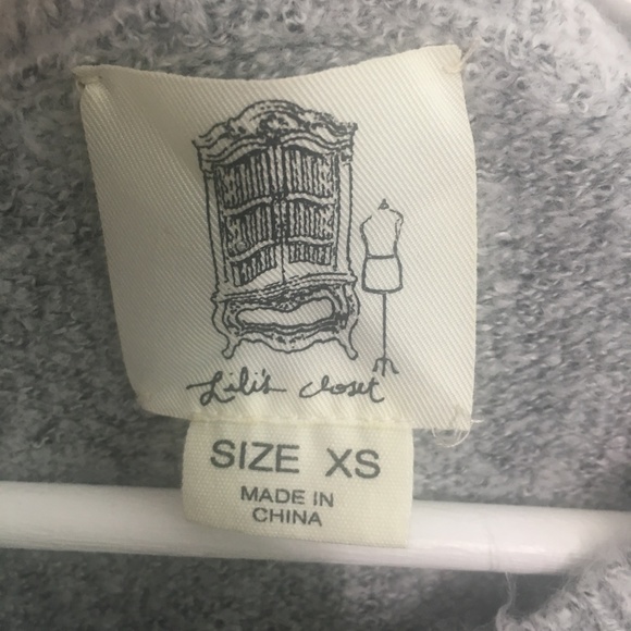 SOLD Lili's Closet Grey Oversized Star Sweater - Picture 4 of 7